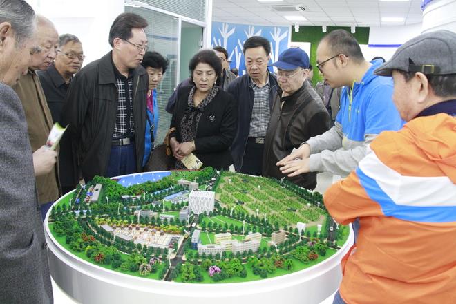 市人大驻西河街北社区工作队+老党员活动3.JPG